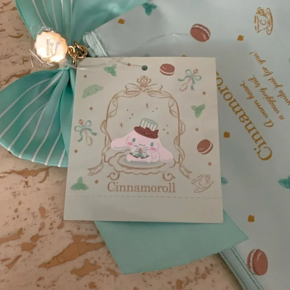 Sanrio cinnamaroll zip